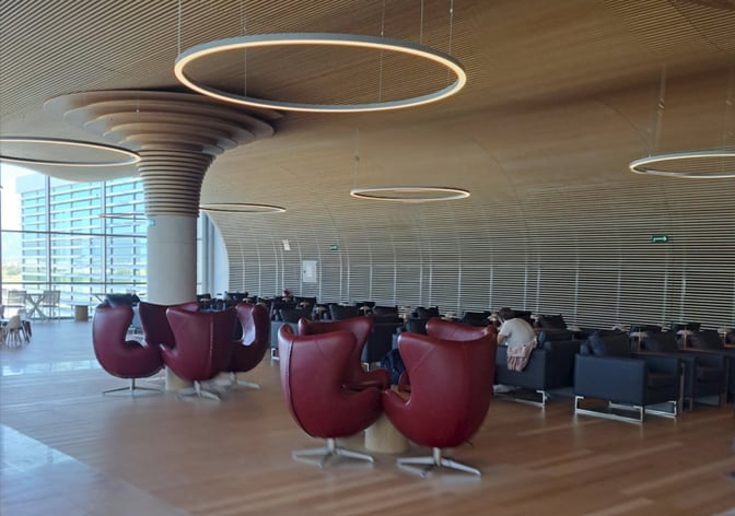 The Sala VIP Valldemossa lounge at Palma de Mallorca Airport features swivel chairs and seating areas for passenger relaxation.